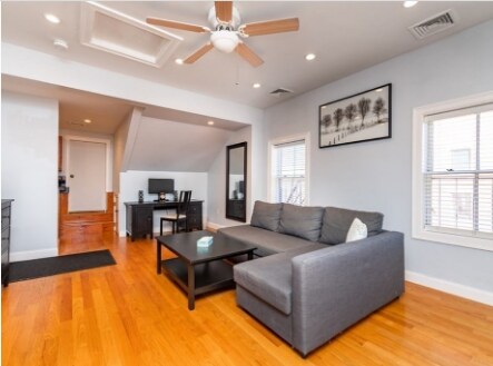 Building Photo - 629 Tremont St