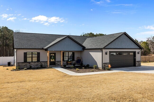 Foto del edificio - 244 Hazelwood Rd