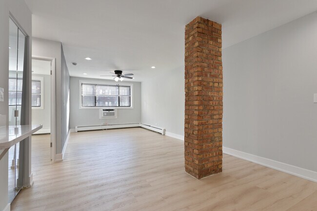 Foto del edificio - 6758 N Sheridan Rd