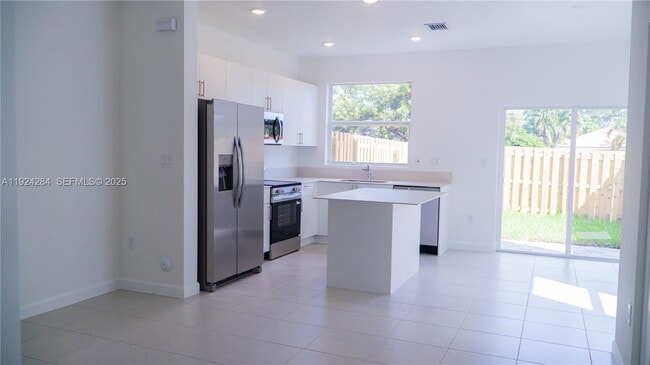 Building Photo - 27651 SW 155th Ct