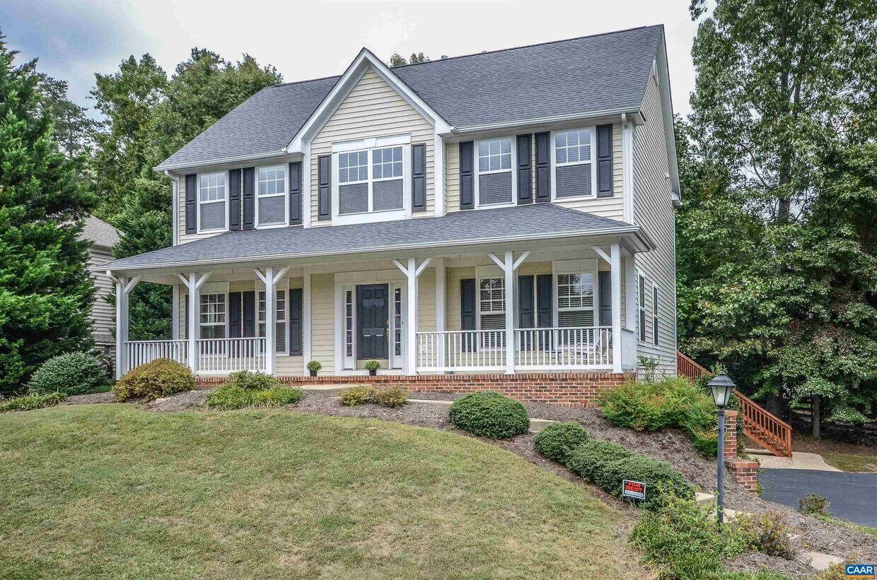 Foto principal - 965 Charter Oaks Dr