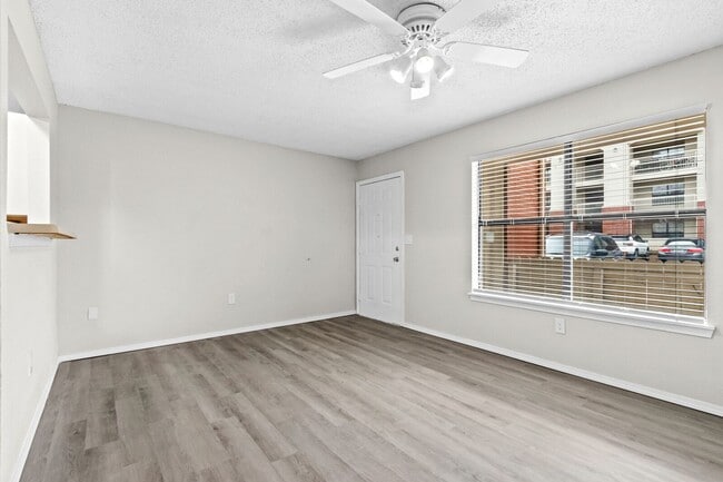 Interior Photo - The Heights on Oak