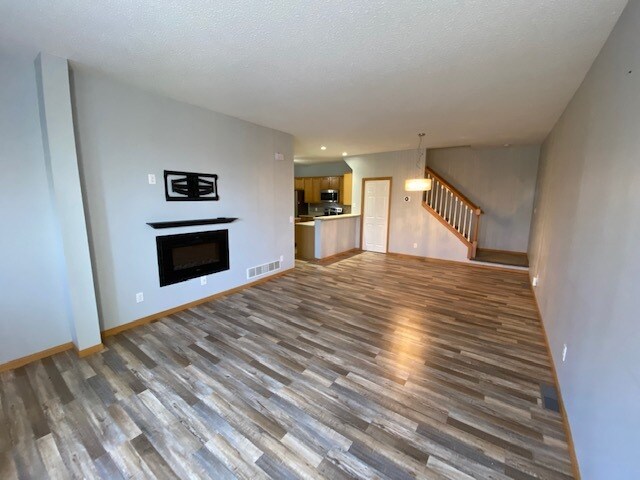 Foto del edificio - 7751 Ladyslipper Ln
