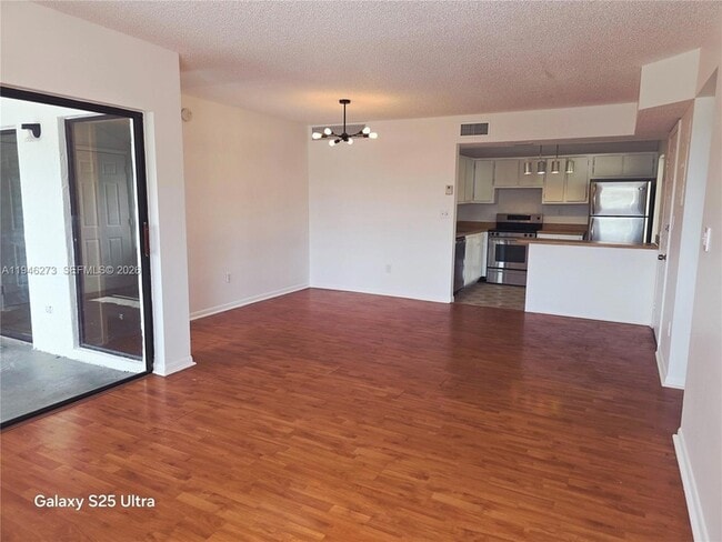 Building Photo - 20130 NE 3rd Ct