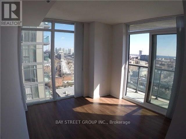 Building Photo - 36-16036 Lisgar St