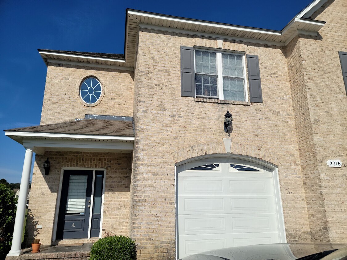 Primary Photo - 2316 Dovedale Dr