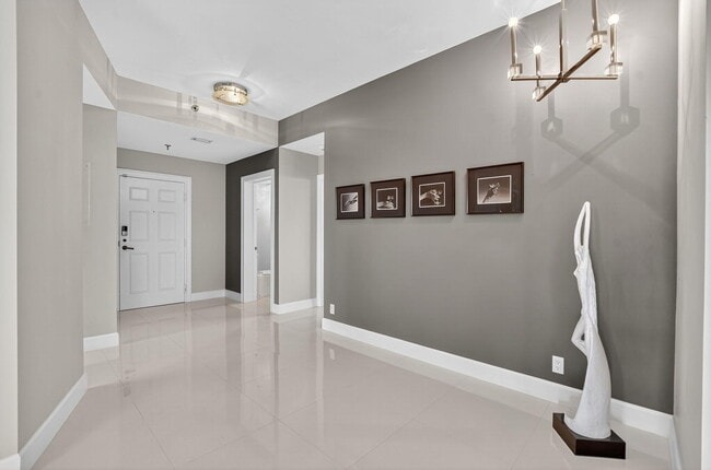 Building Photo - 7578 Regency Lake Dr