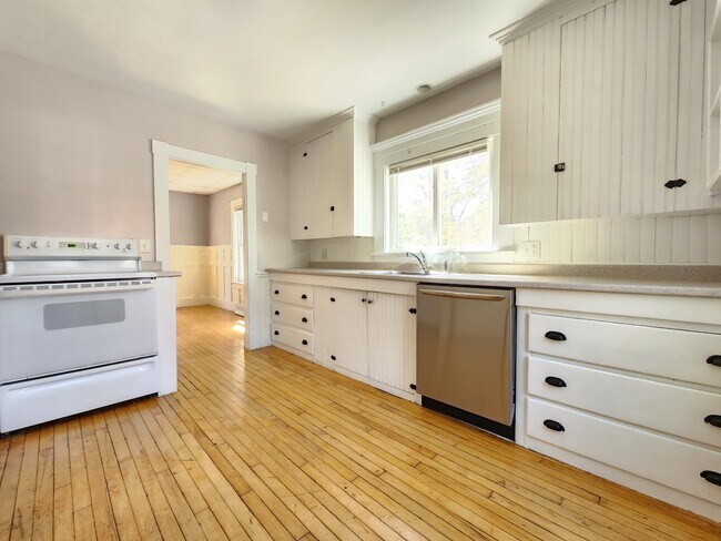 Foto del edificio - 387 College Ave