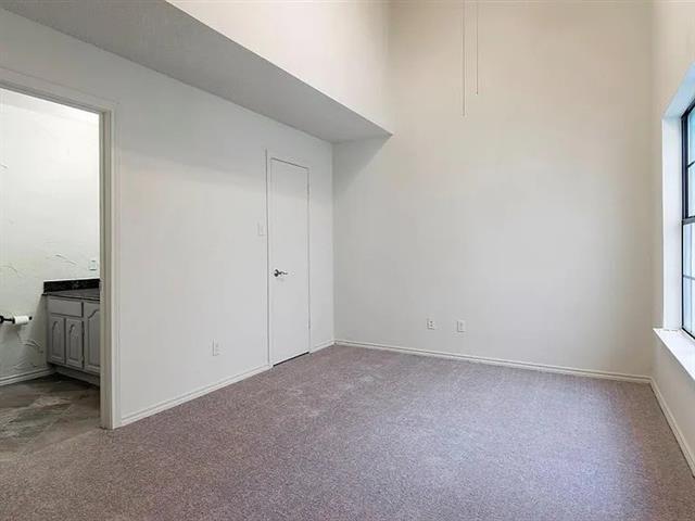 Building Photo - 631 Fiesta Cir