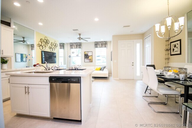 Foto del edificio - 14446 Emerald Pl Wy
