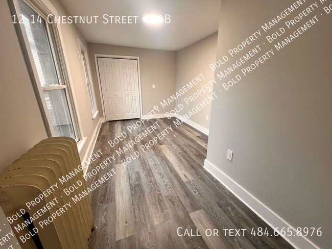 Building Photo - 12-14 Chestnut Street-14B