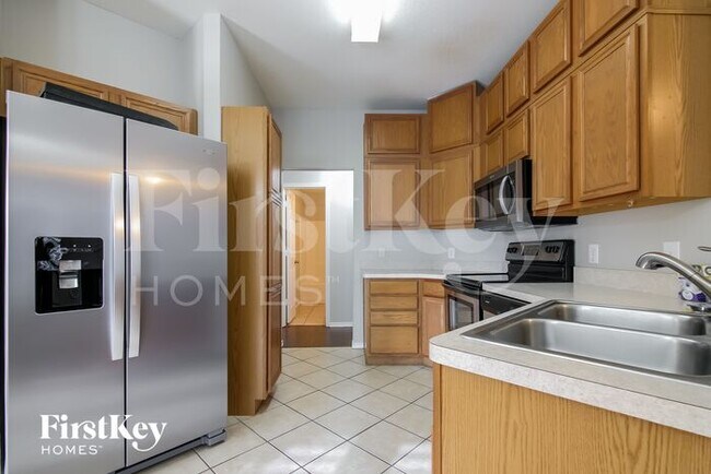 Foto del edificio - 1723 Ryanfeld Dr