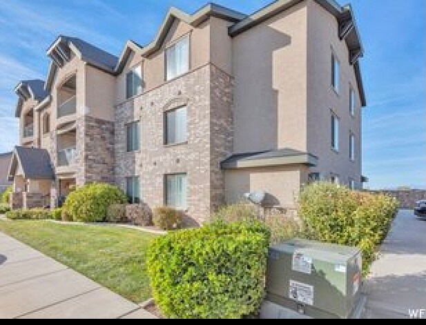 Building Photo - 1045 S 1700 W