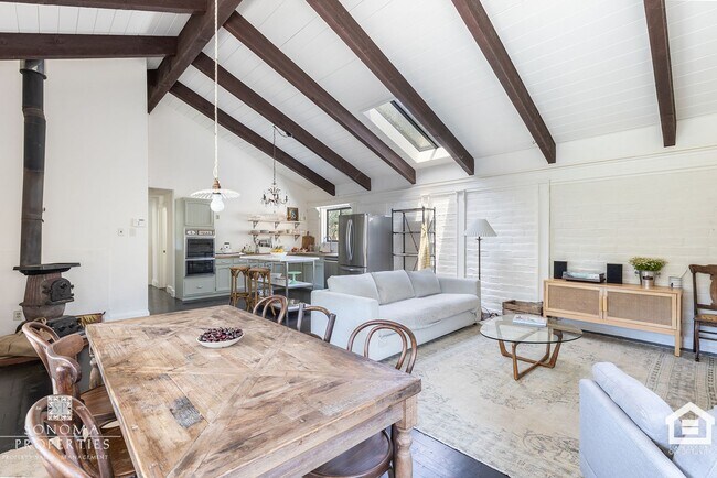 Foto del edificio - Wine Country Living in Spacious Glen Ellen...