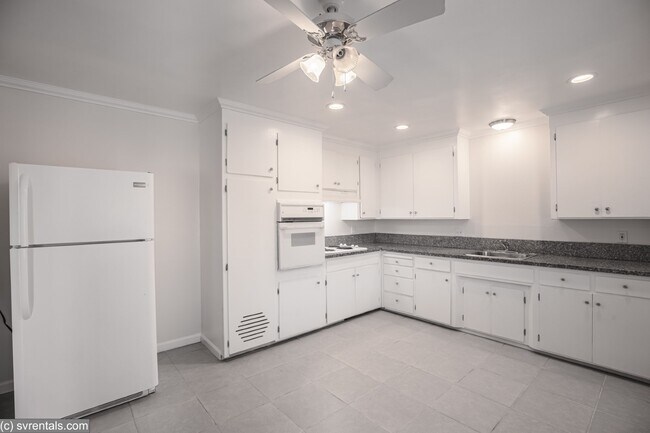 Building Photo - 2250 Tomasina Ct