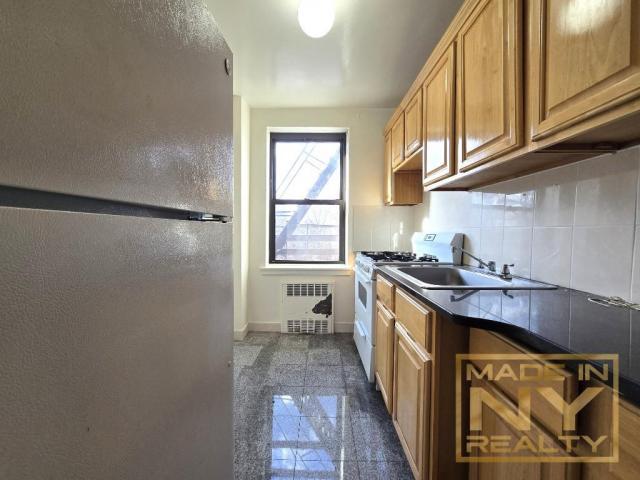 Foto principal - 1 bedroom in OAKLAND GARDENS NY 11364