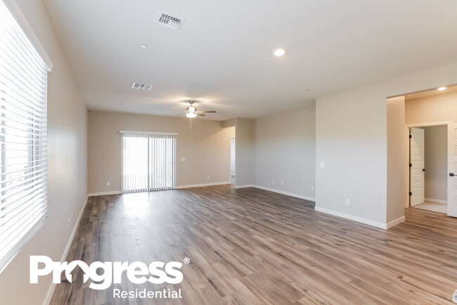 Building Photo - 11492 W Camden Dr