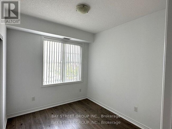 Building Photo - 2333 Sawgrass Dr