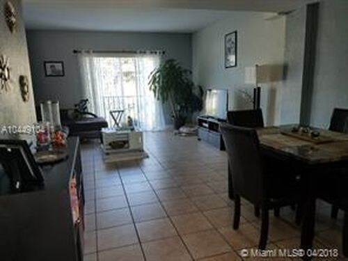 Building Photo - 6709 N Kendall Dr