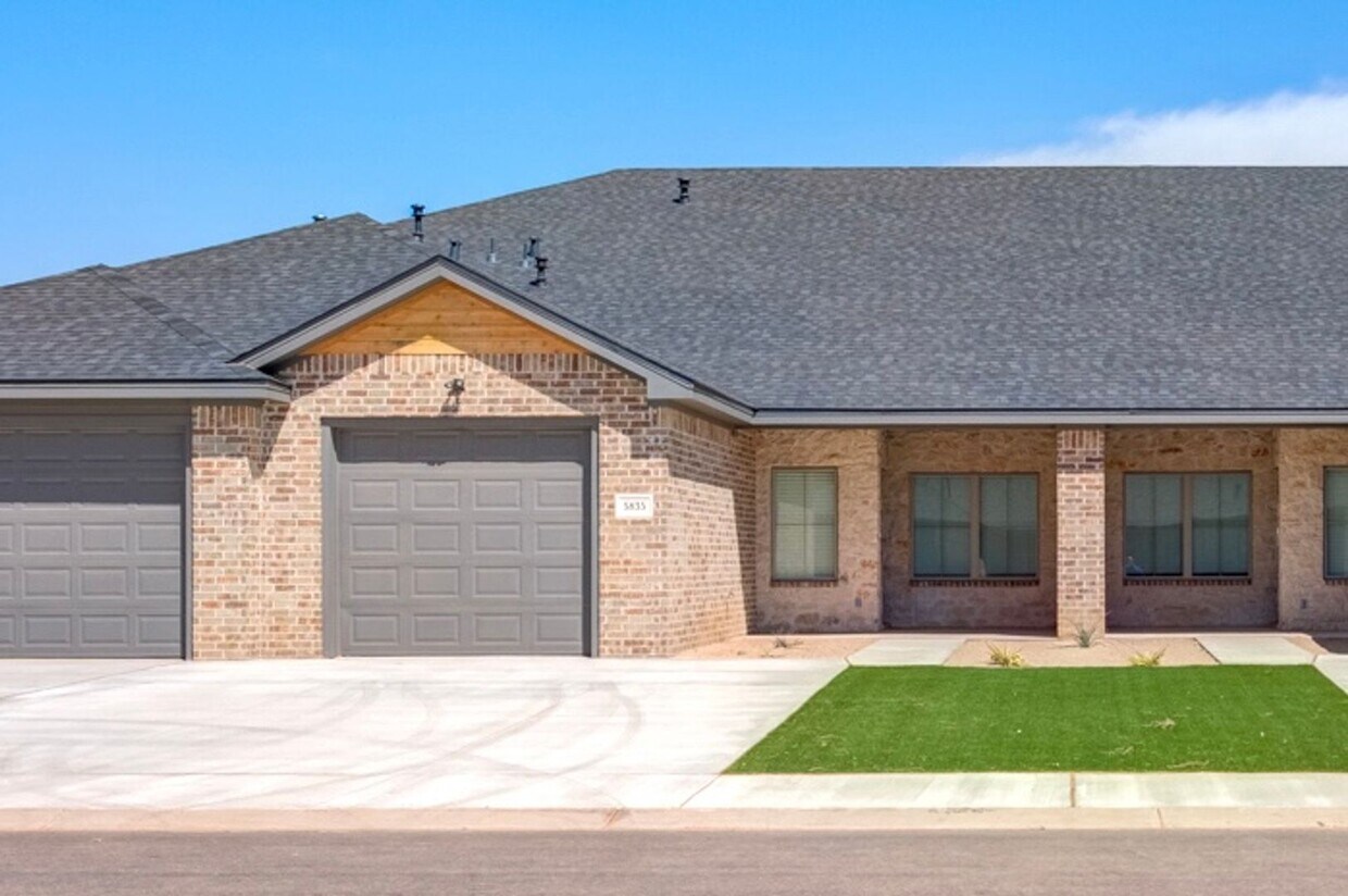 Foto principal - Brand New 2 Bedroom Townhome in Escondido ...