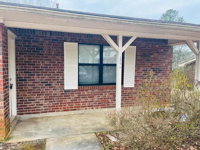 Foto del edificio - 1075 Eastview Rd NE