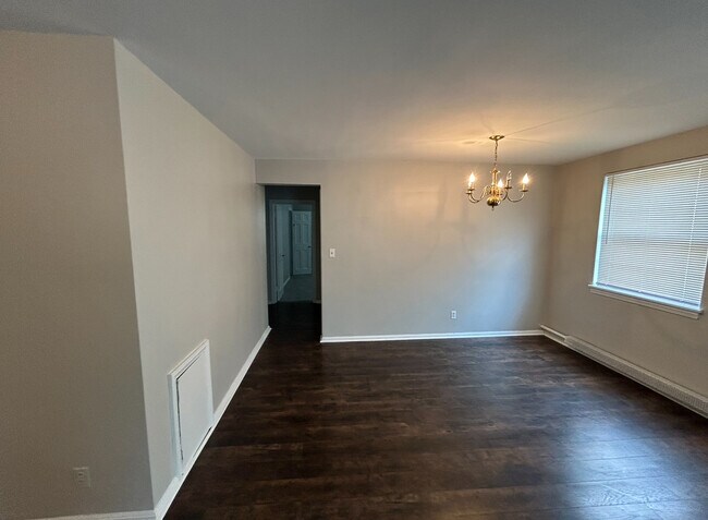 Foto del edificio - 13781 Cedar Rd