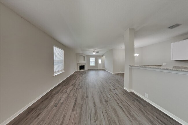 Building Photo - 17330 Shadow Ledge Dr