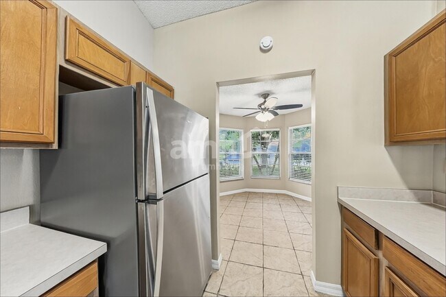 Building Photo - 2423 Hybrid Dr