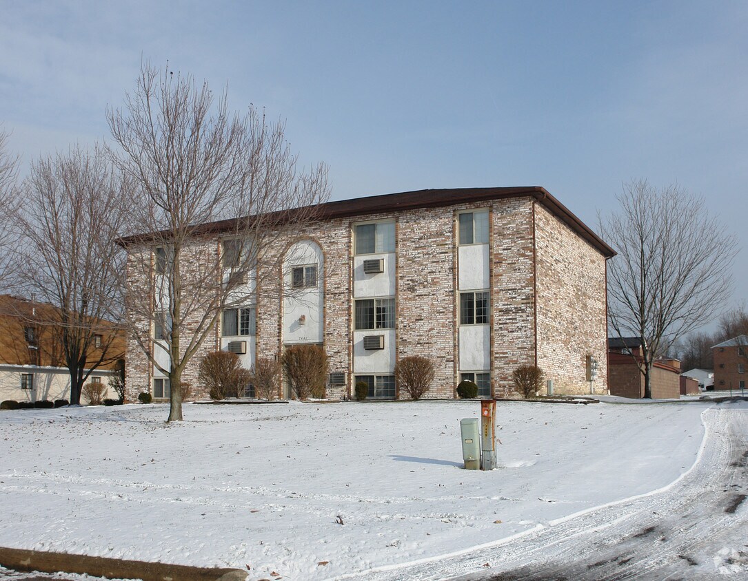 Primary Photo - 7441 West Blvd