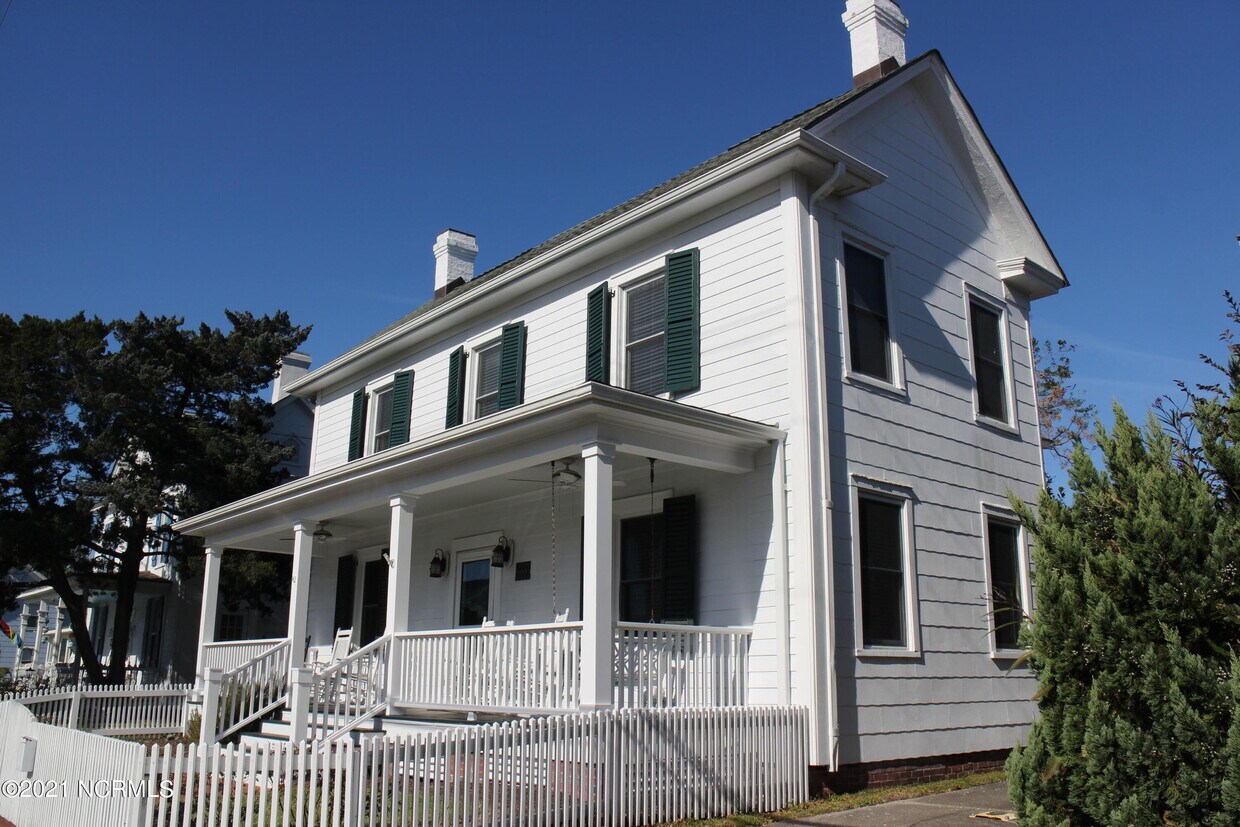 Primary Photo - 1015 Ann St