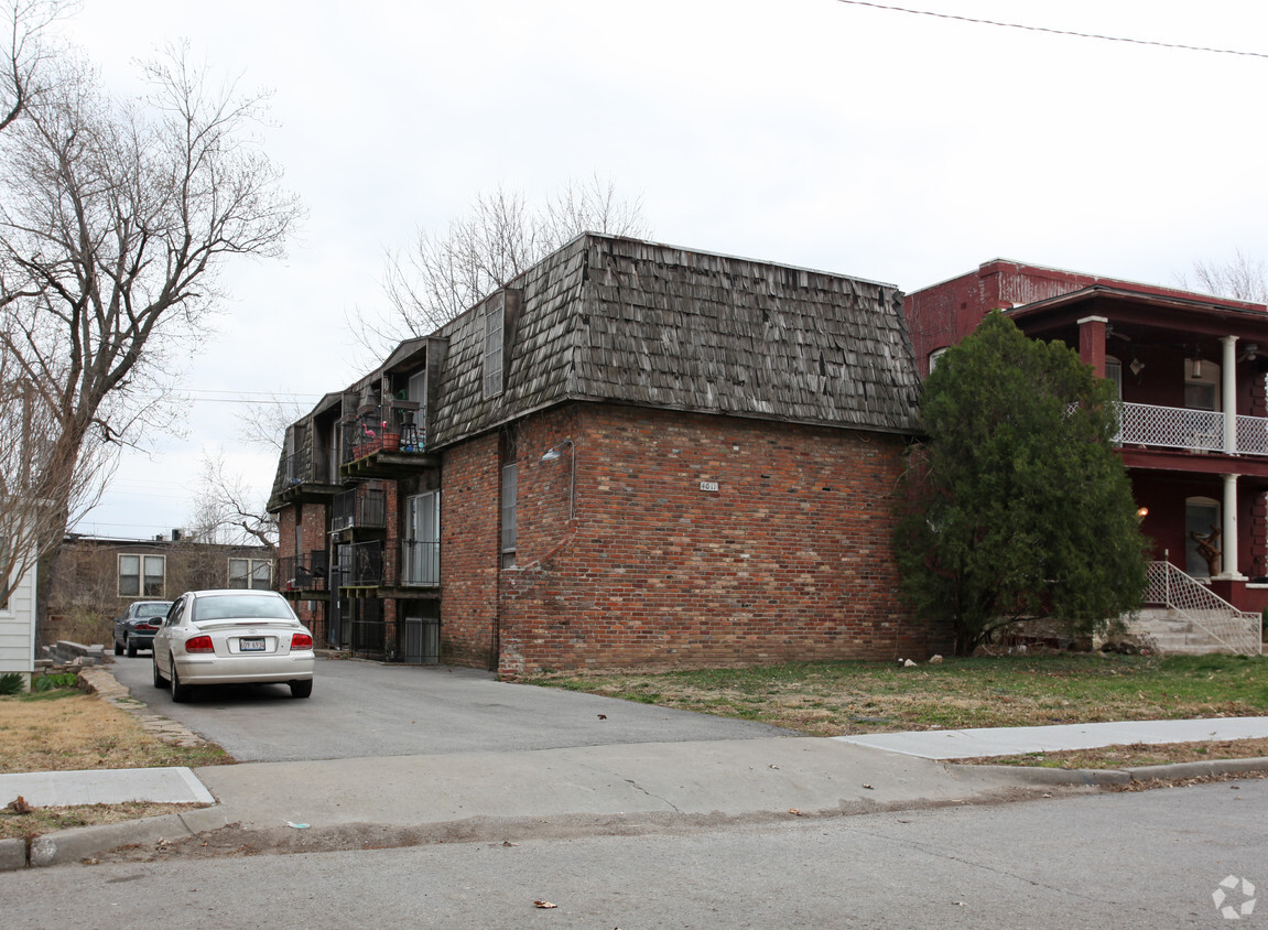 Primary Photo - 4011 Mcgee St
