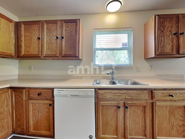 Foto del edificio - 200 Hedgington Ct