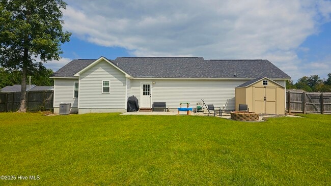 Building Photo - 422 McCall Dr