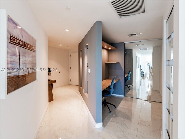 Foto del edificio - 1300 S Miami Ave
