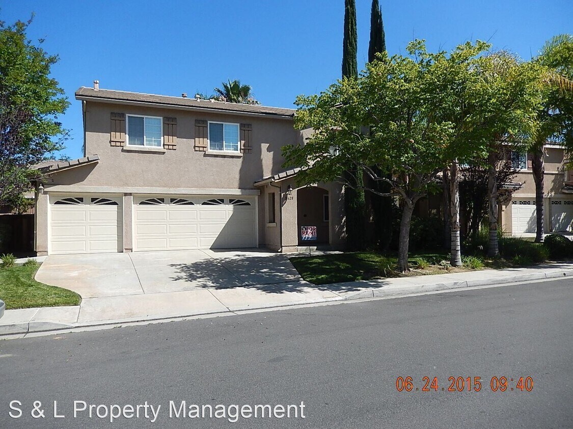 Foto principal - 5 br, 2.5 bath House - 31628 Sandhill Lane