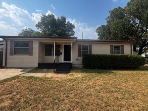 Building Photo - 1701 Tower Dr