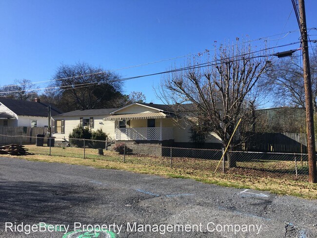 Building Photo - 3 br, 2 bath House - 12 Miller St