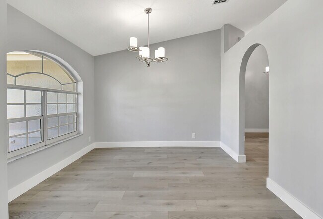 Foto del edificio - 915 Sunflower Ave