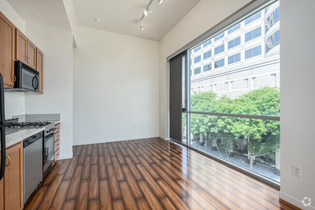 Studio - 791SF - Dining Room - The Cathedral Building