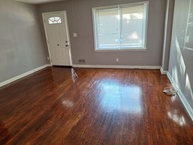 Foto del edificio - 3 bedroom 1 Bathroom Home in Baltimore