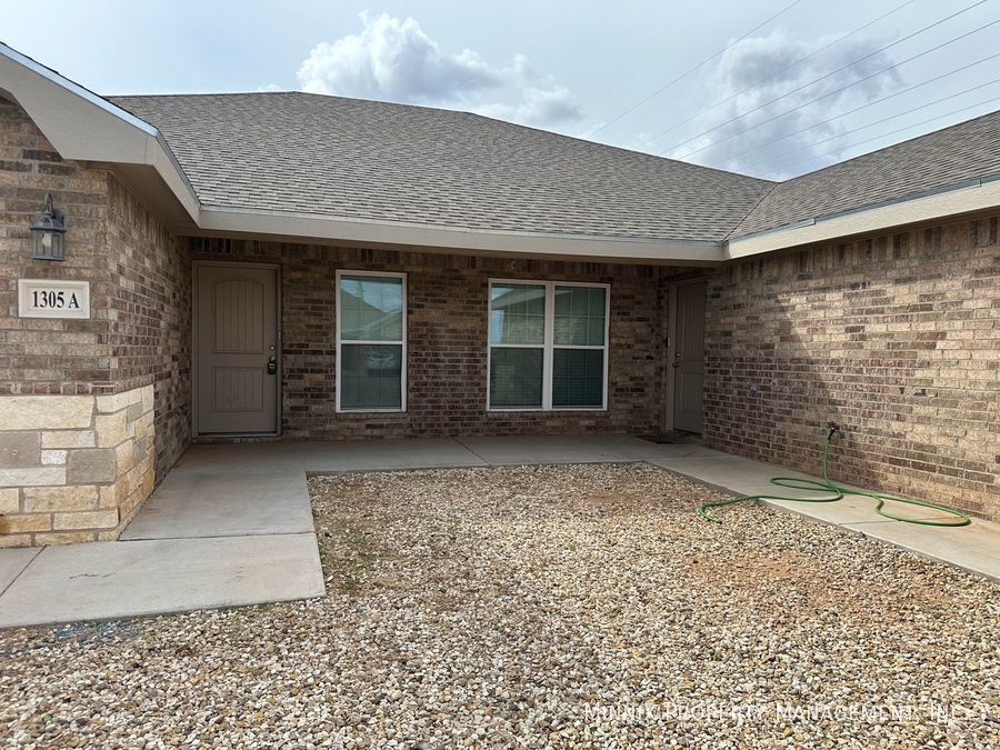 Foto principal - 1305 N Clinton Ave