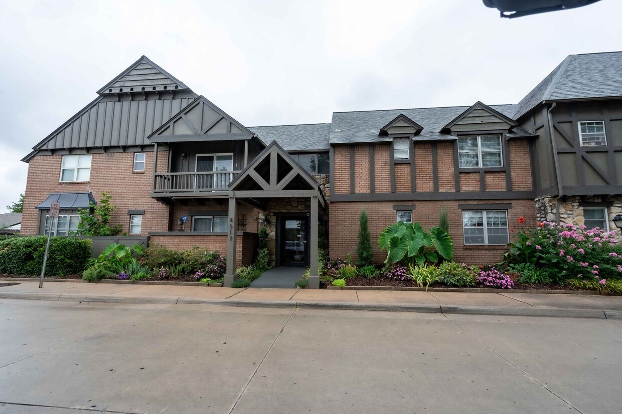 Primary Photo - 1 Bed / 1 Bath Apartment in Midtown!