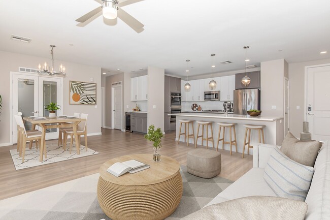 Interior Photo - Onyx North Central