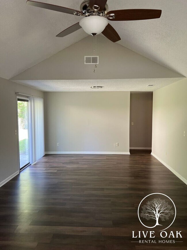 Foto del edificio - 708 Timber Ridge Trail