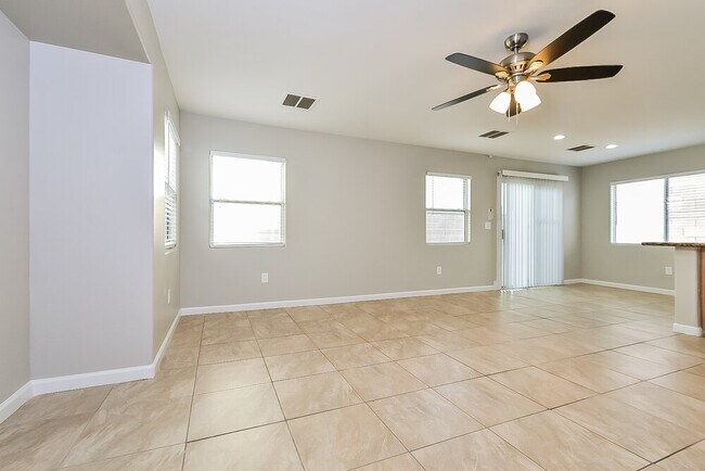 Foto del edificio - 10348 Faustine Ave