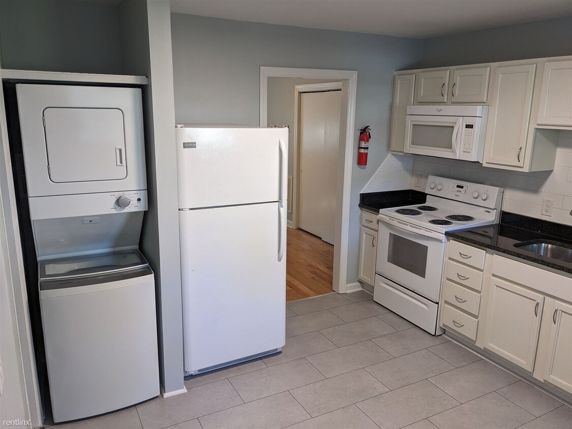 Building Photo - 2 br, 1 bath Duplex - 1314 Clarendon Street B