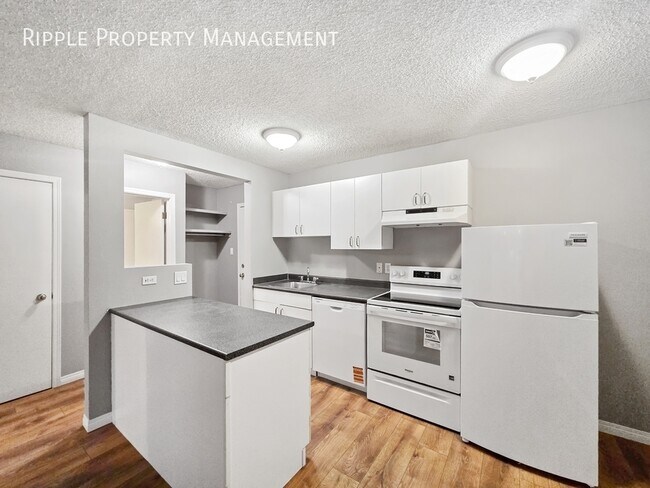 Building Photo - NEWLY RENOVATED 1 Beds, 1 Baths Apartment/Condo | No Pets Allowed