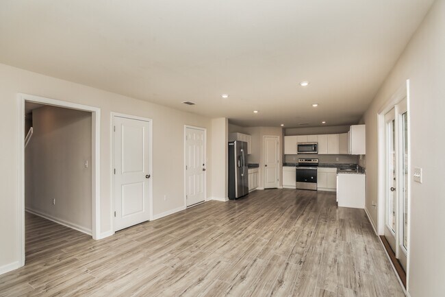 Building Photo - 6222 Travelers Rest Ct