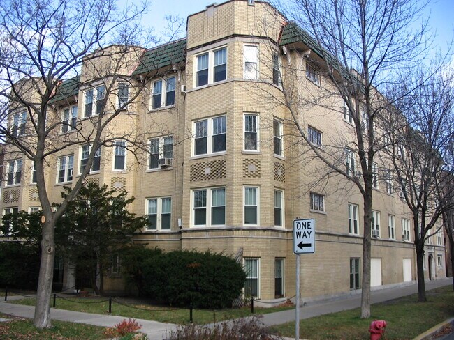 Building Photo - 4705 N Talman Ave