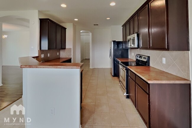 Building Photo - 440 Stonebrook Dr